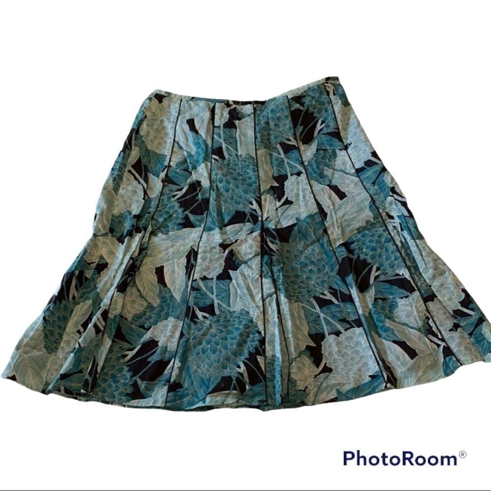 Ann Taylor pleated skirt 0